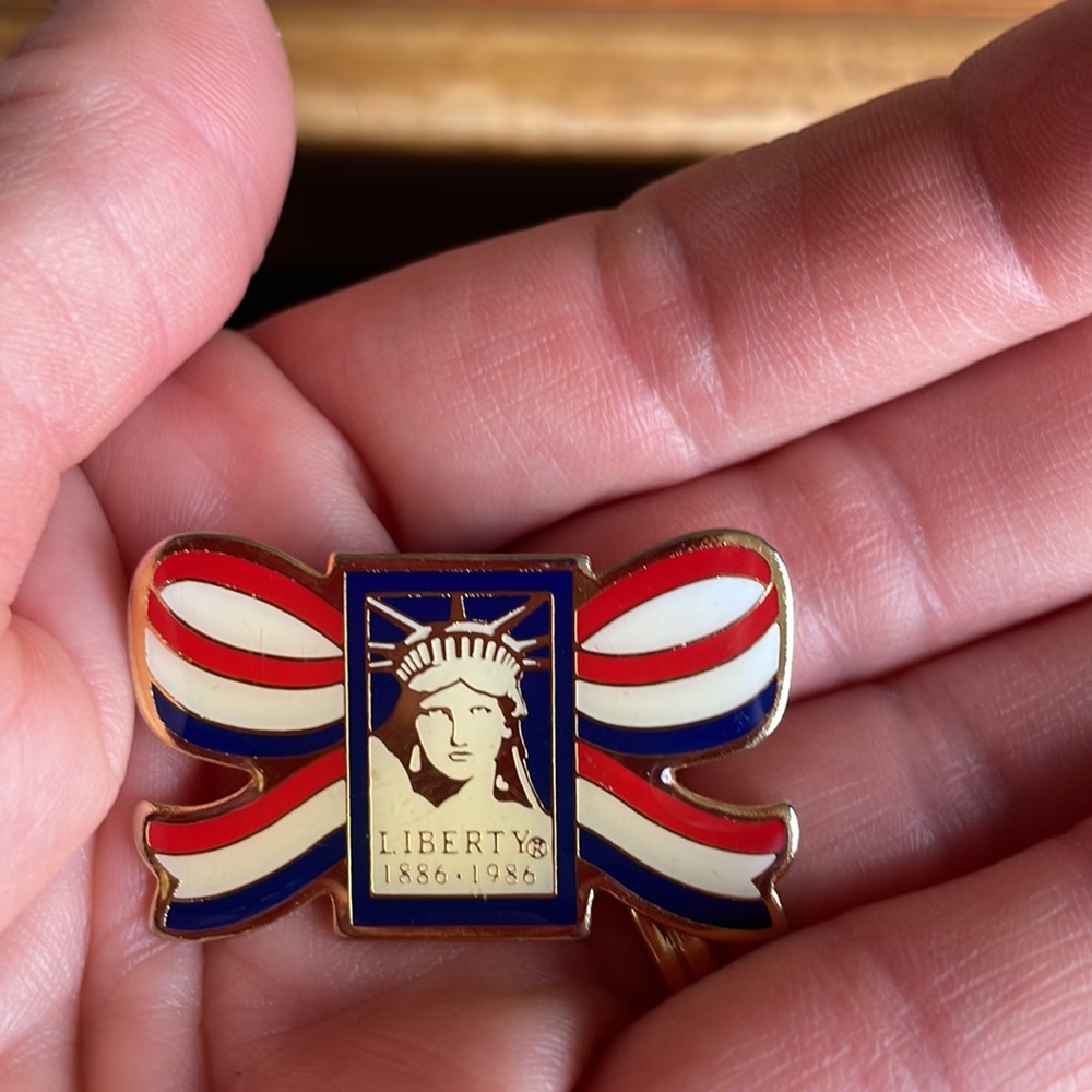 Liberty brooch red white and blue - Picture 6 of 6